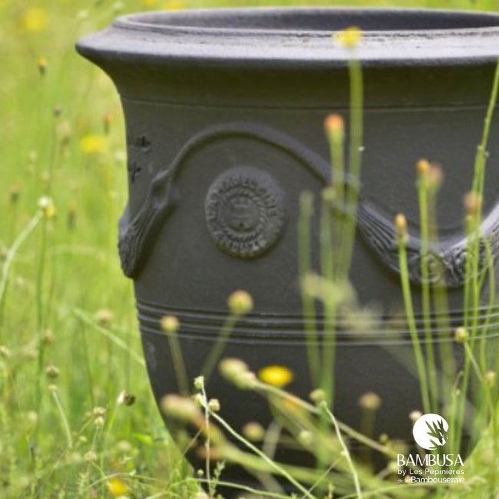 Poterie de la Madeleine — grand pot en terre noire naturelle ingélive, Cévennes